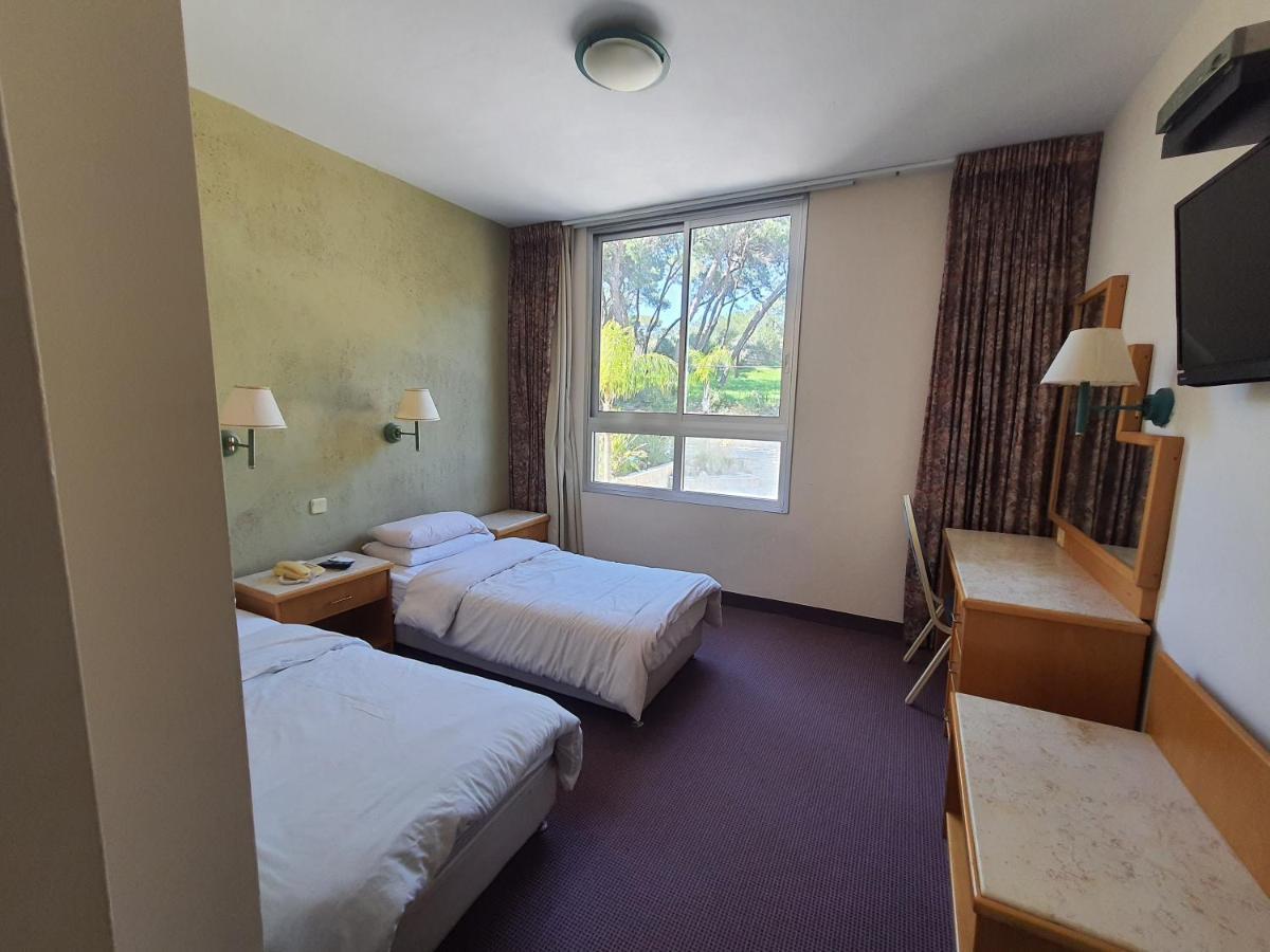 Marom Hotel Haifa Bagian luar foto