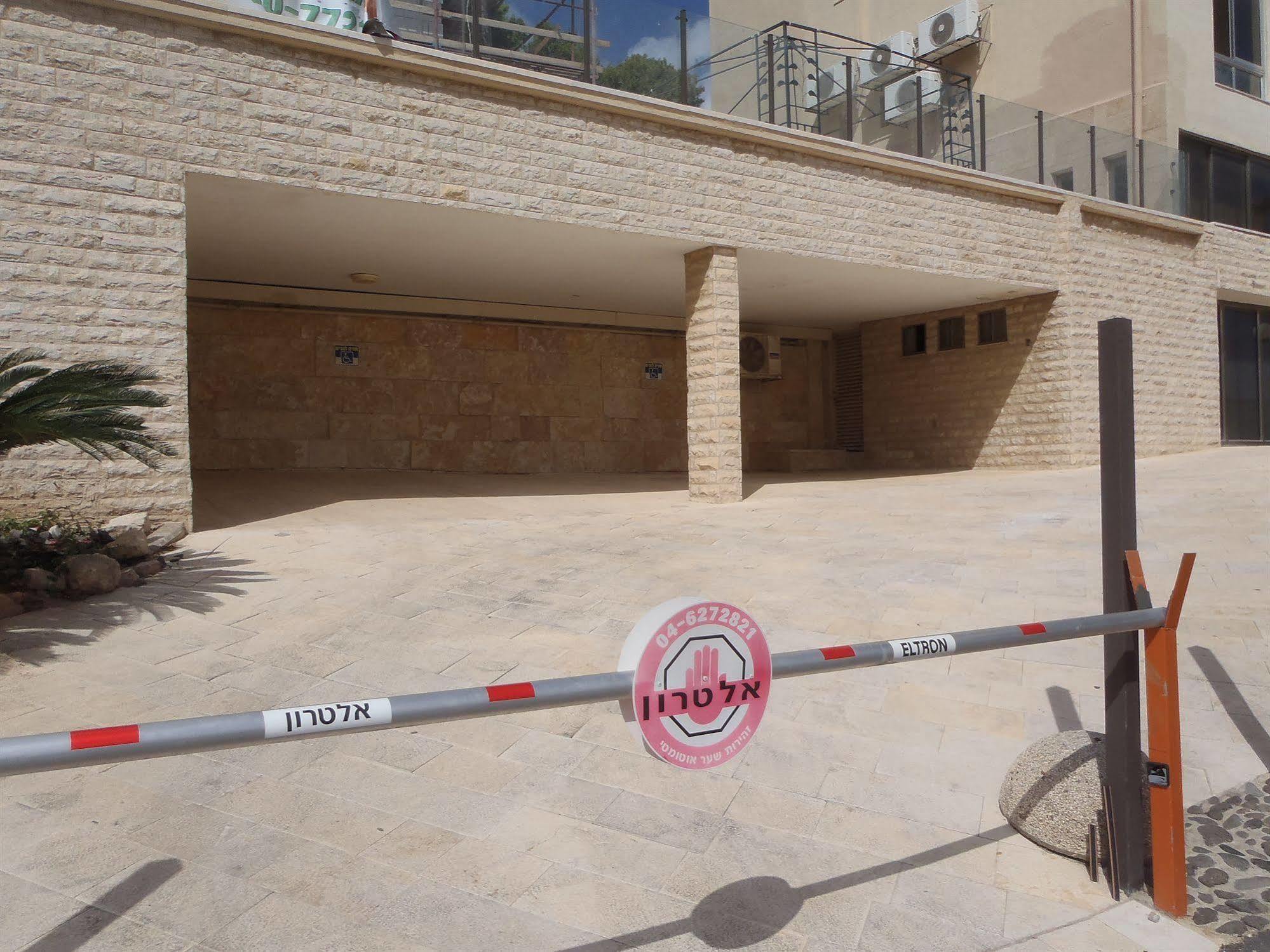 Marom Hotel Haifa Bagian luar foto