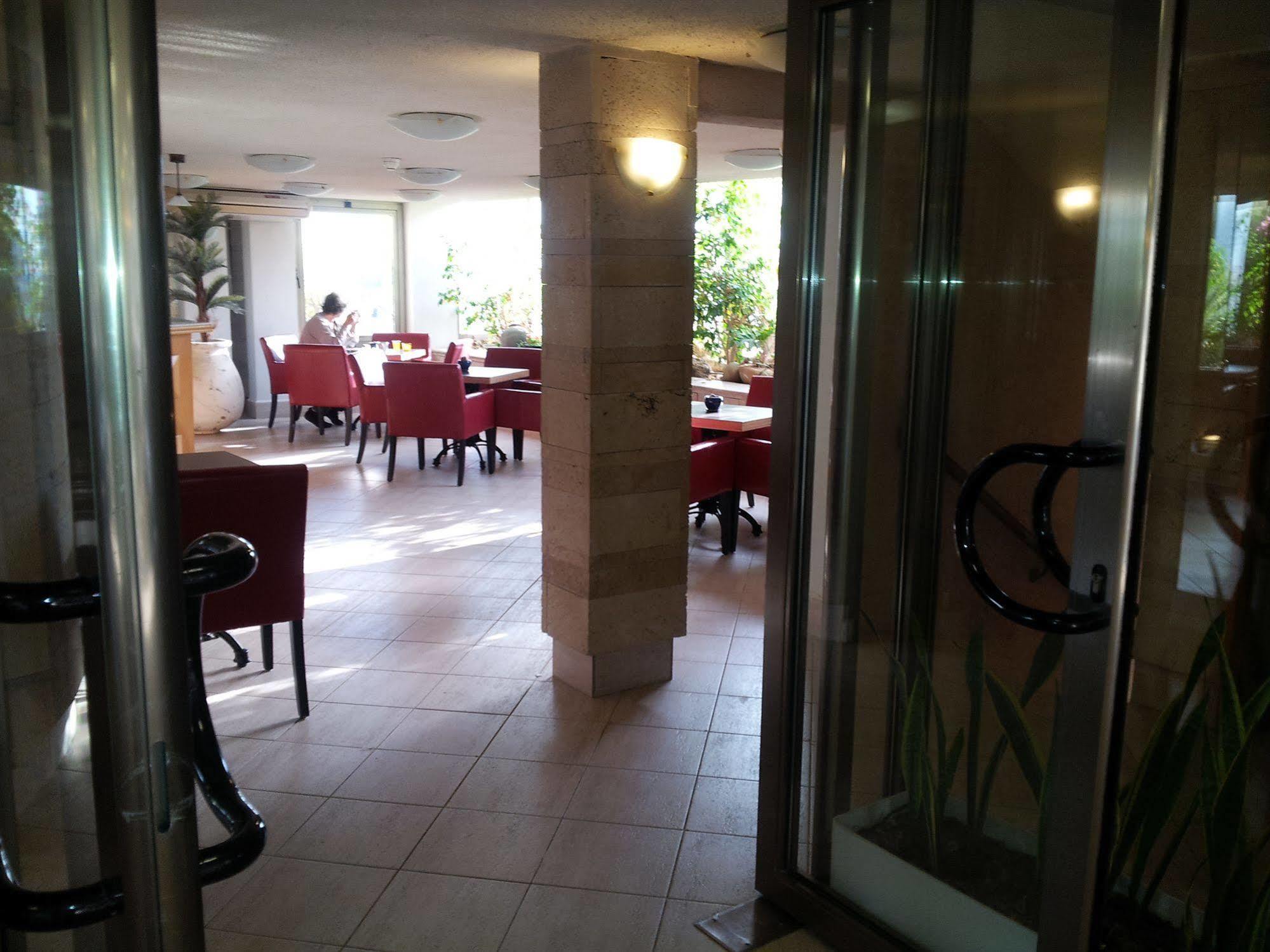 Marom Hotel Haifa Bagian luar foto