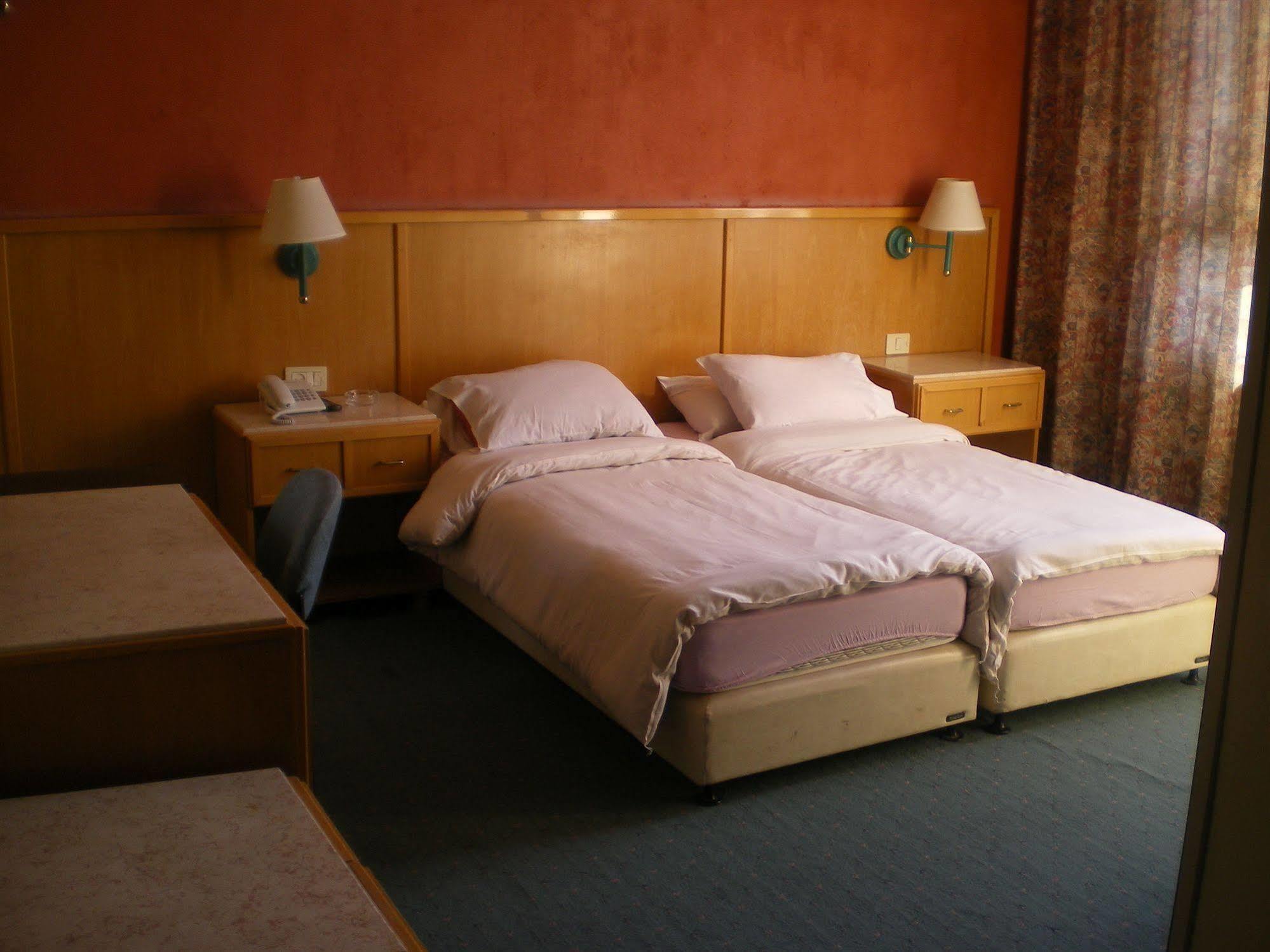 Marom Hotel Haifa Ruang foto