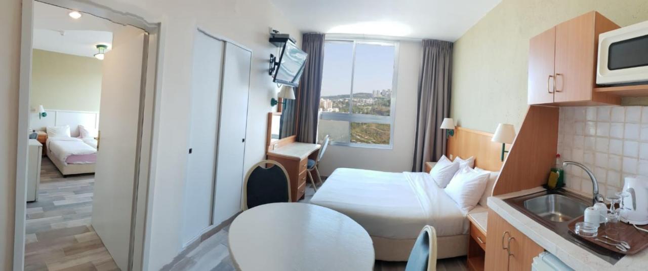 Marom Hotel Haifa Bagian luar foto